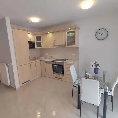 In - Balaton 45328 Siófok